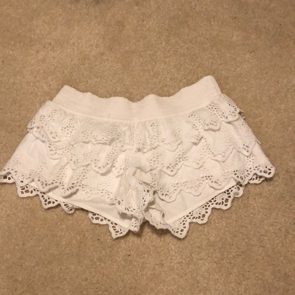 Hollister ruffle shorts